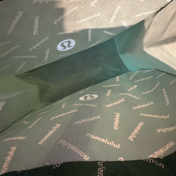 Lululemon reusable tote bag - Picture 3 of 3